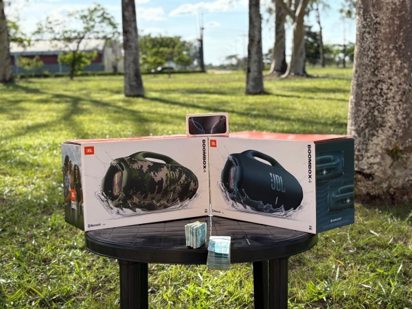 CENTENA : IPHONE 16 PRO MAX + 02 JBL BOOMBOX 4 OU 15.000,00 MIL NO PIX  SORTEIO 08 DE NOVEMBRO